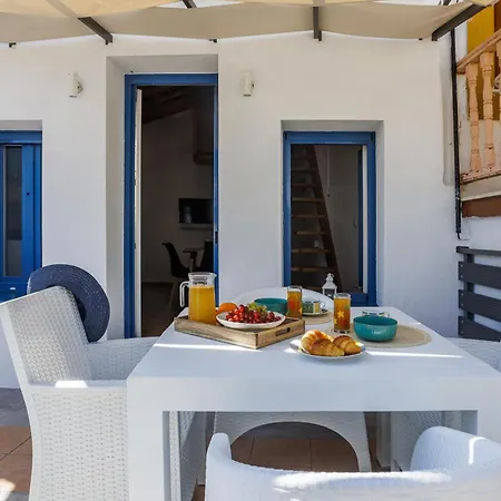 To Koukounari بيت للعطل