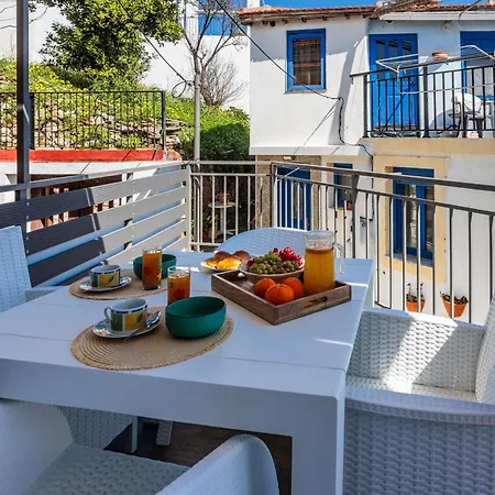 To Koukounari Skopelos