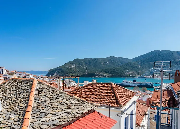 To Koukounari * Skopelos